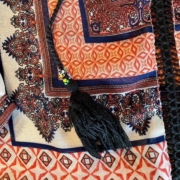 MIX NOUVEAU New York Boho Blouse with Tassels - Picture 7 of 7